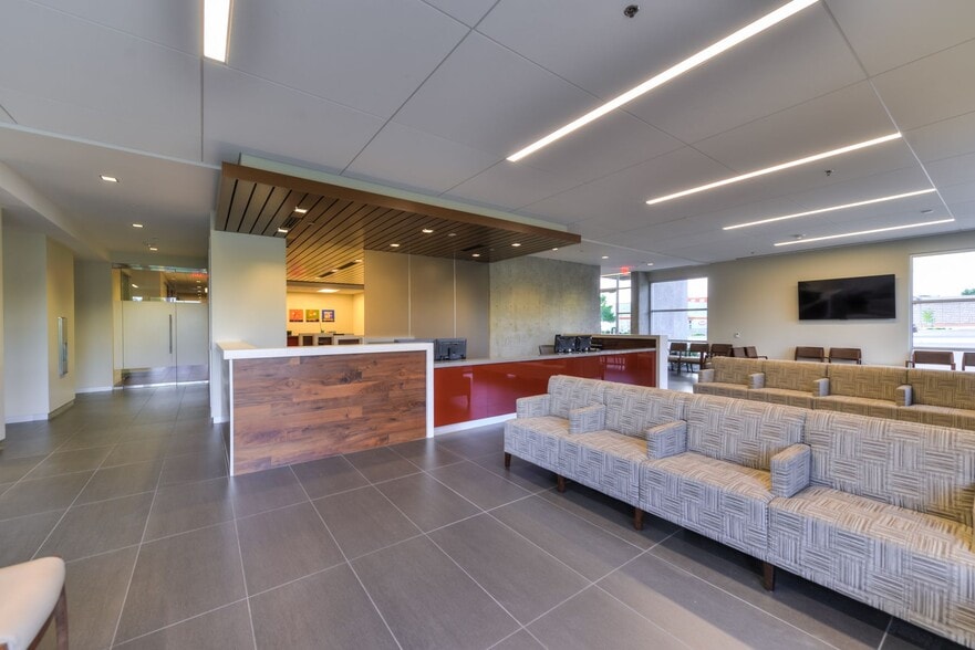 More Photos Of 4611 Centerview, San Antonio Medical For Sale