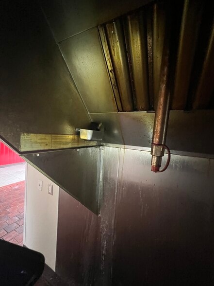 More Photos Of 3450 Demetropolis Rd, Mobile Restaurant For Sale