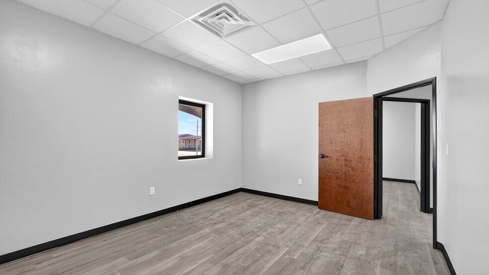 More Photos Of 16510 W Basin St, Odessa Warehouse For Sale