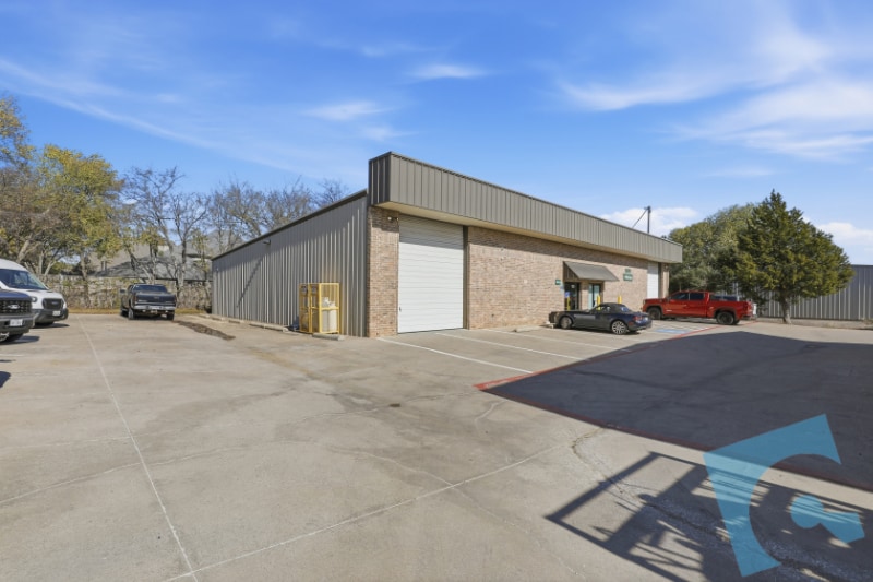 More Photos Of 1594-1598 Hart Ct, Southlake Light Manufacturing For Sale