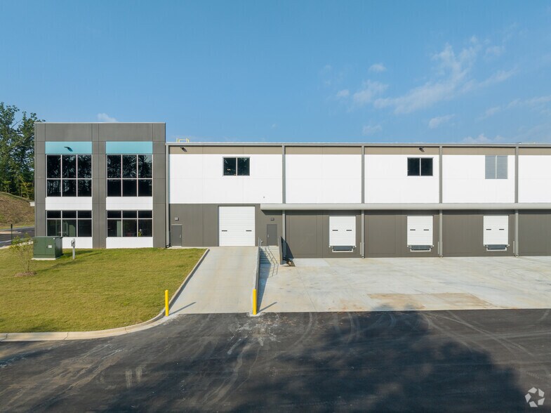 More Photos Of 70 Business Park Ct, Cartersville Distribution For Lease