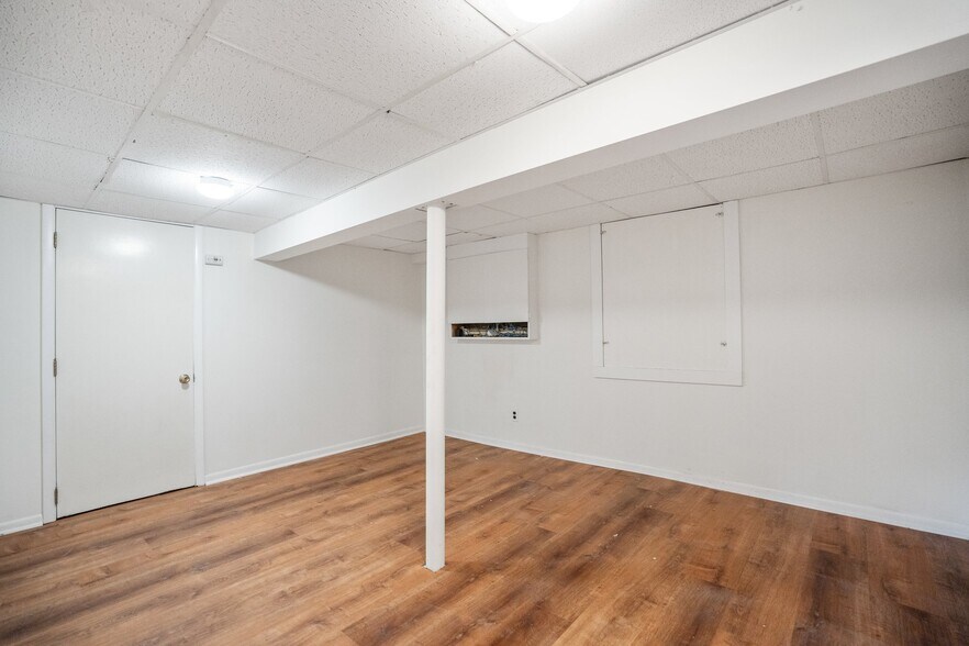 More Photos Of 1228 Roanoke Ave, Riverhead Medical For Sale