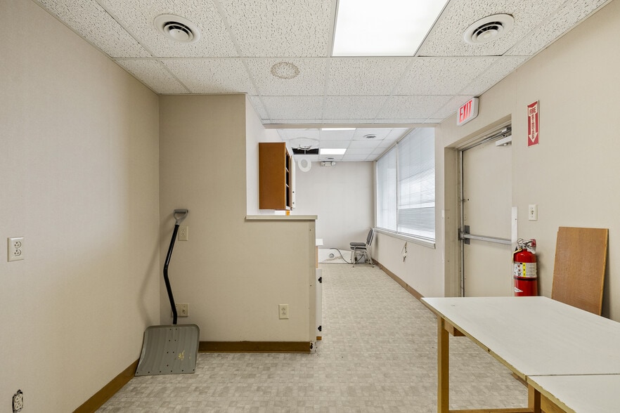 More Photos Of 2050 W Fourth St, Mansfield Medical For Lease