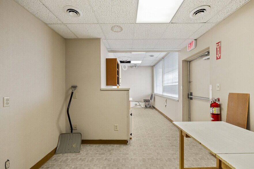 More Photos Of 2050 W Fourth St, Mansfield Medical For Lease