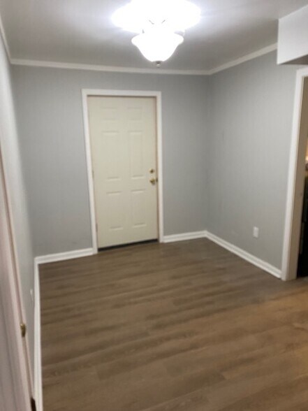 More Photos Of 1113 W Hill St, Urbana Apartments For Sale