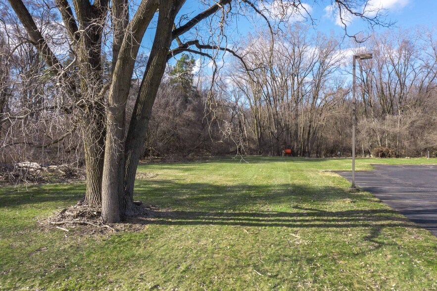 More Photos Of 2427 E Mount Hope Ave, Lansing Land For Sale