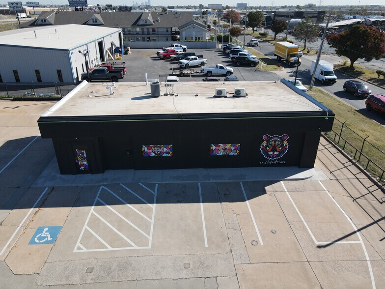 More Photos Of 700 S MacArthur Blvd, Oklahoma City Freestanding For Sale