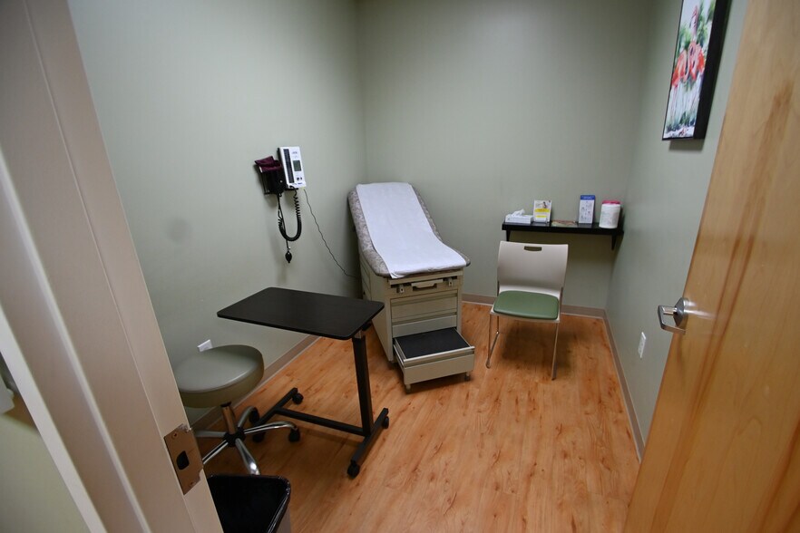 More Photos Of 5115 Palafox St, Pensacola Freestanding For Lease