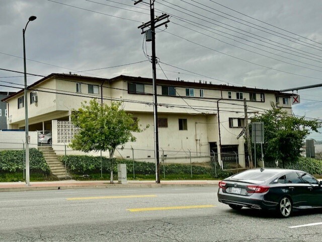 More Photos Of 405 S Boyle Ave, Los Angeles Apartments For Sale
