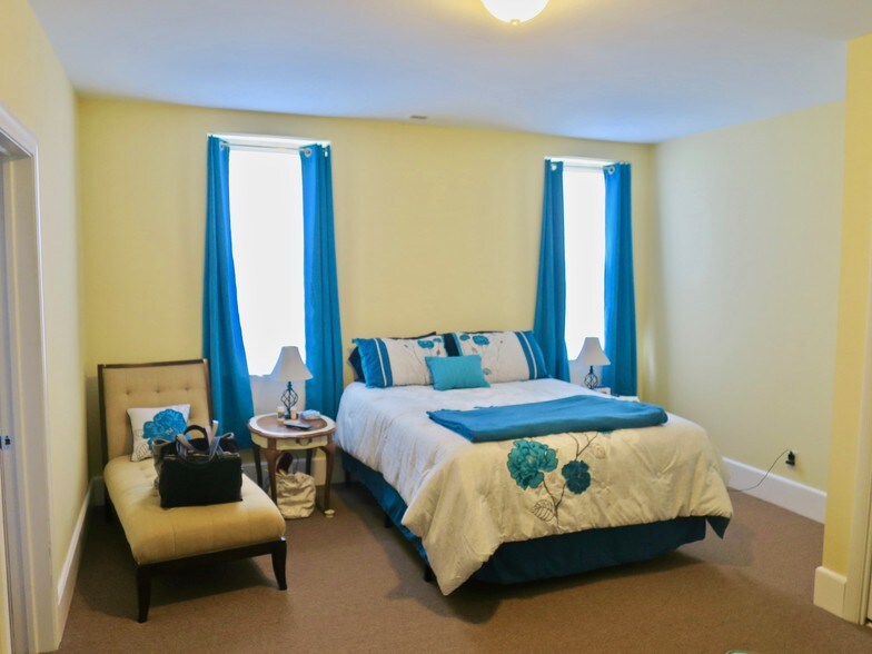 More Photos Of 1210 Main St, Hampstead Apartments For Sale