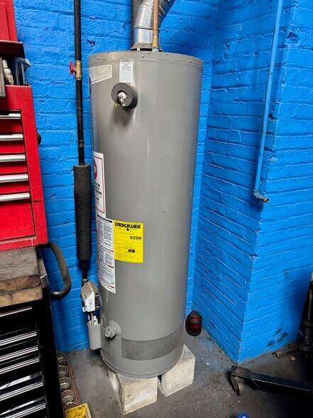 More Photos Of 6307 Fresh Pond Rd, Ridgewood Auto Repair For Sale