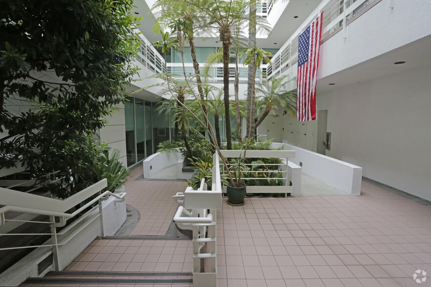 More Photos Of 3201 Wilshire Blvd, Santa Monica Office For Lease