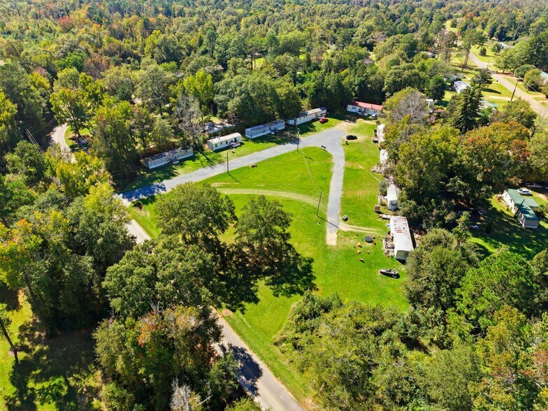 More Photos Of 120 Pine Circle Cir, Ellaville Manufactured Housing Mobile Home Park For Sale