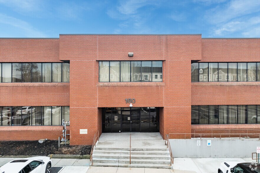 More Photos Of 160 S Ocean Ave, Patchogue Office For Sale
