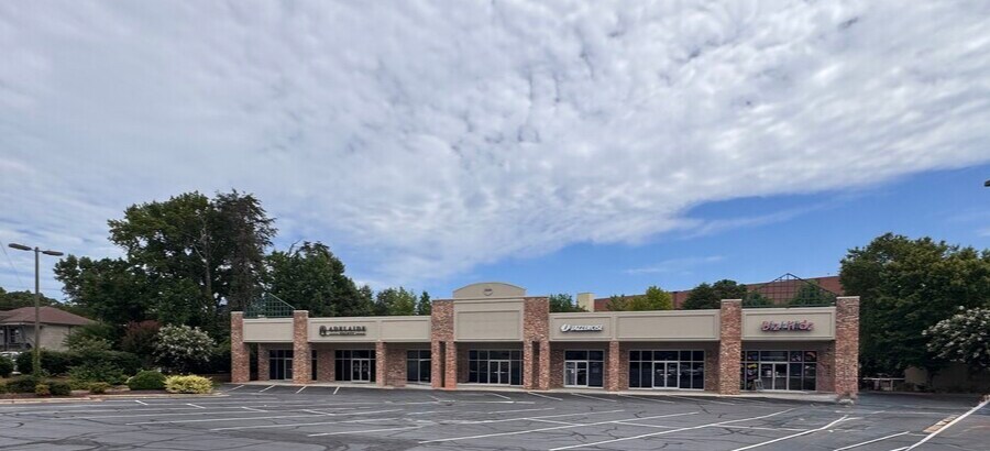More Photos Of 2500 Battleground Ave, Greensboro Unknown For Lease