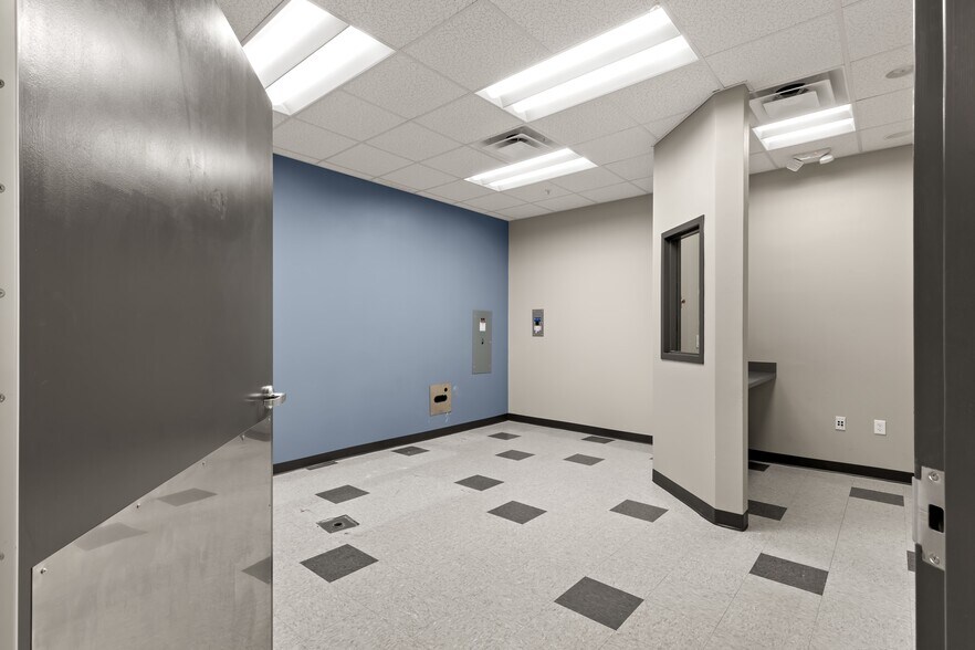 More Photos Of 2100 1st Ave S, Saint Petersburg Medical For Sale