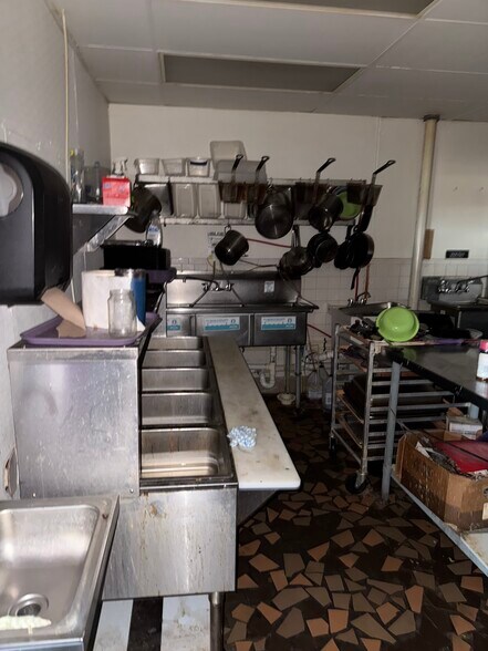 More Photos Of 16 Ila Rd, Commerce Restaurant For Lease