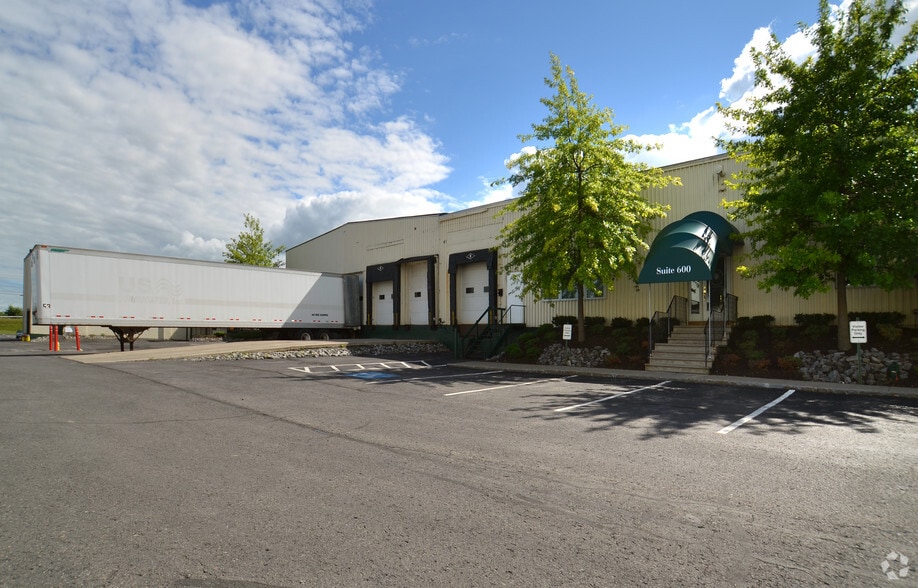 More Photos Of 6181 Thompson Rd, Syracuse Service For Lease