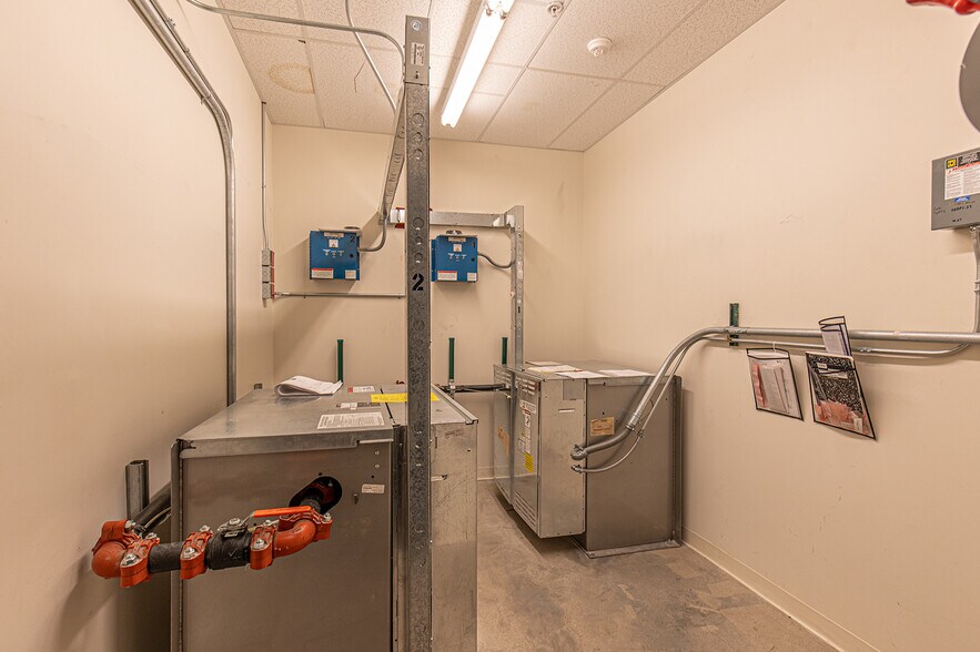 More Photos Of 380 Airport Rd, Ignacio Office Residential For Sale