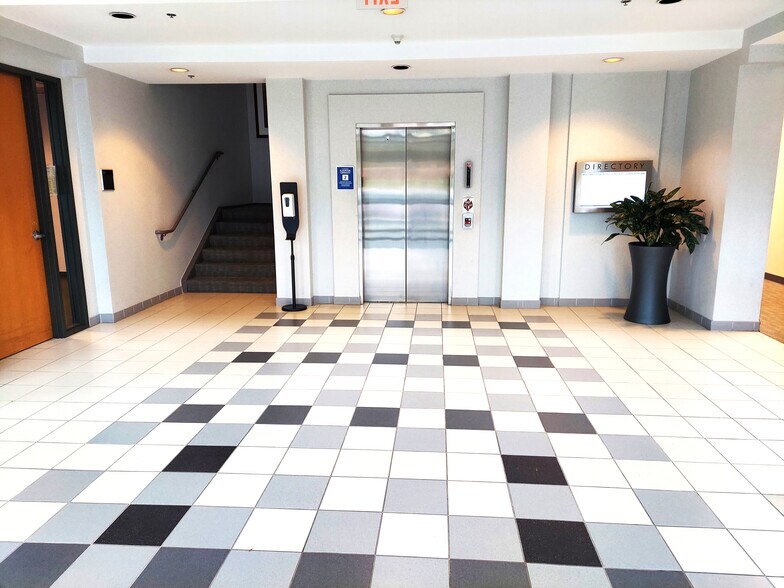 More Photos Of 22375 Broderick Dr, Sterling Office For Sale