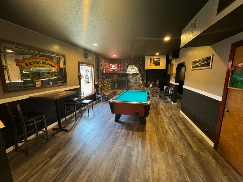 More Photos Of 612 B St, Marysville Bar For Sale