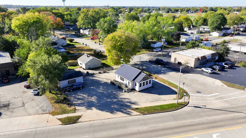 More Photos Of 603 W Rock Falls Rd, Rock Falls General Retail For Sale