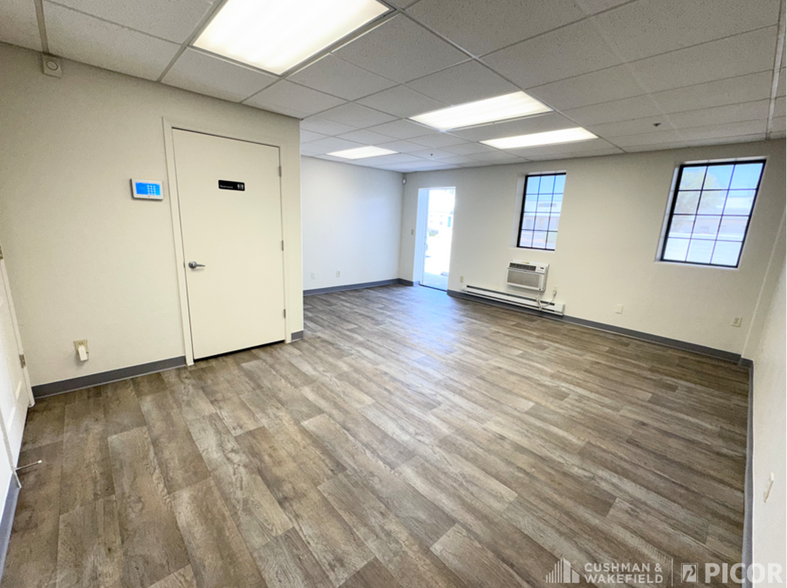 More Photos Of 6898-6902 N Camino Martin, Tucson Warehouse For Lease