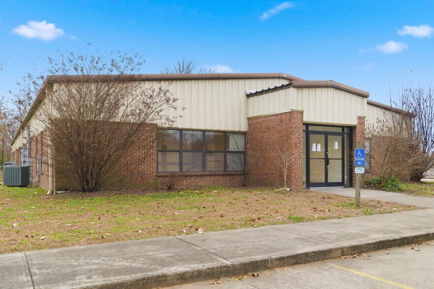 More Photos Of 718 N Martin St, East Prairie Office For Sale