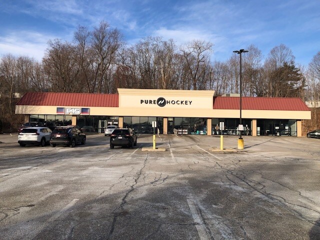 More Photos Of 1458 Riverdale St, West Springfield Unknown For Lease