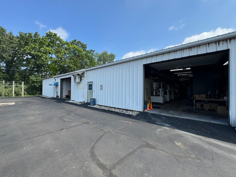 More Photos Of 7275 W Joy Rd, Dexter Manufacturing For Lease