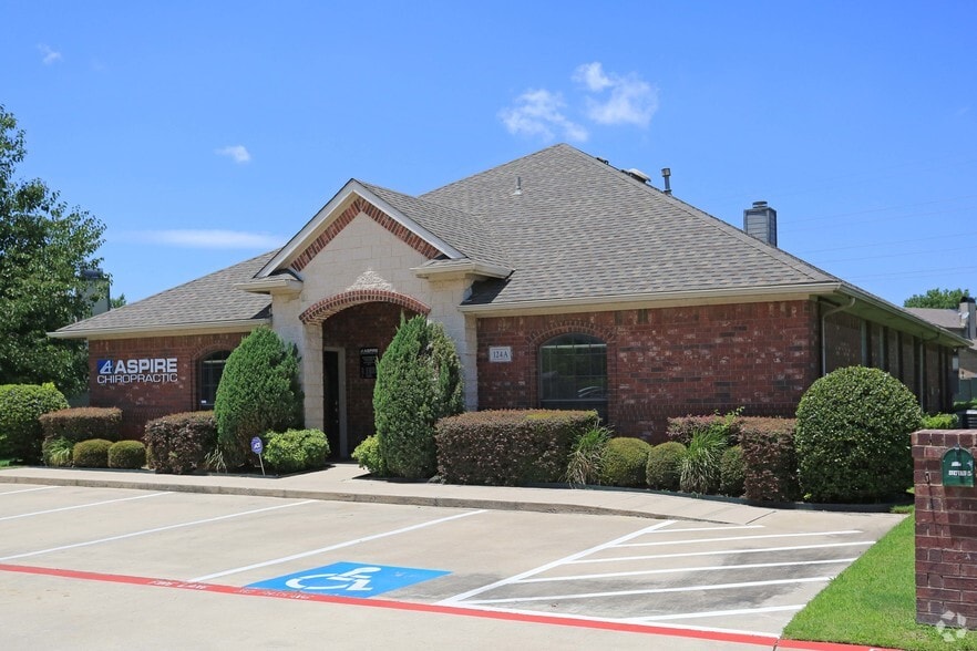Primary Photo Of 124 W Harwood Rd, Hurst Medical For Lease
