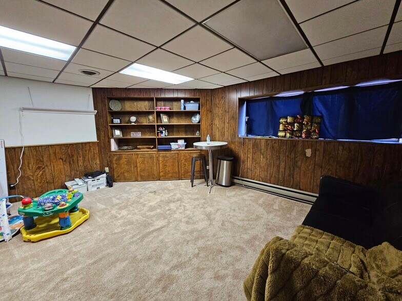 More Photos Of 815 N 1st Ave, Great Falls Auto Dealership For Lease