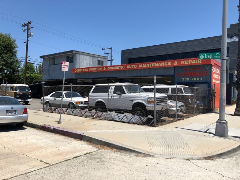 More Photos Of 13123 W Washington Blvd, Los Angeles Showroom For Lease