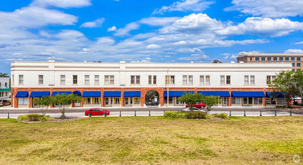 More Photos Of 110 W 1st St, Sanford Loft Creative Space For Lease