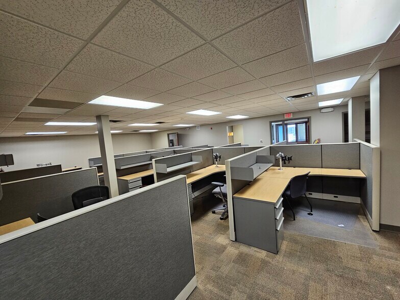 More Photos Of 10233 W Greenfield Ave, West Allis Medical For Lease