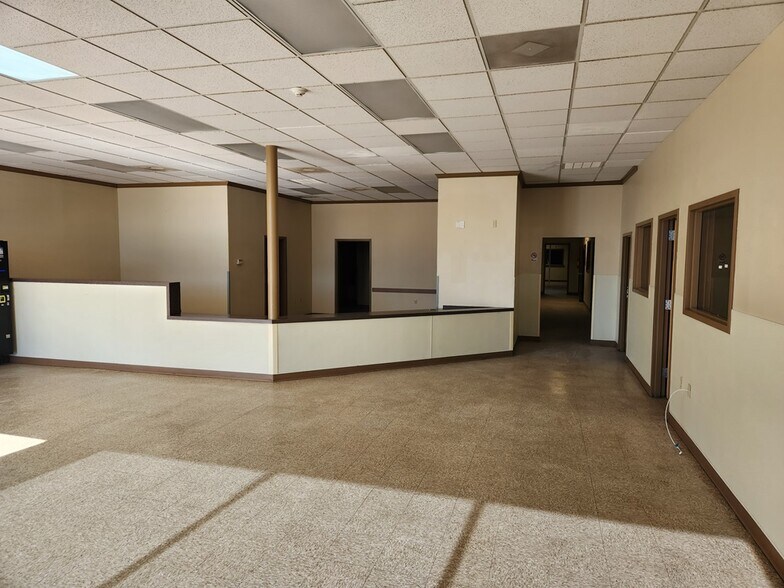 More Photos Of 2007 S Sycamore St, Petersburg Medical For Lease