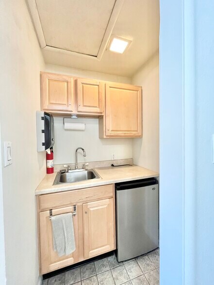 More Photos Of 4901 Marconi Ave, Carmichael Office For Sale