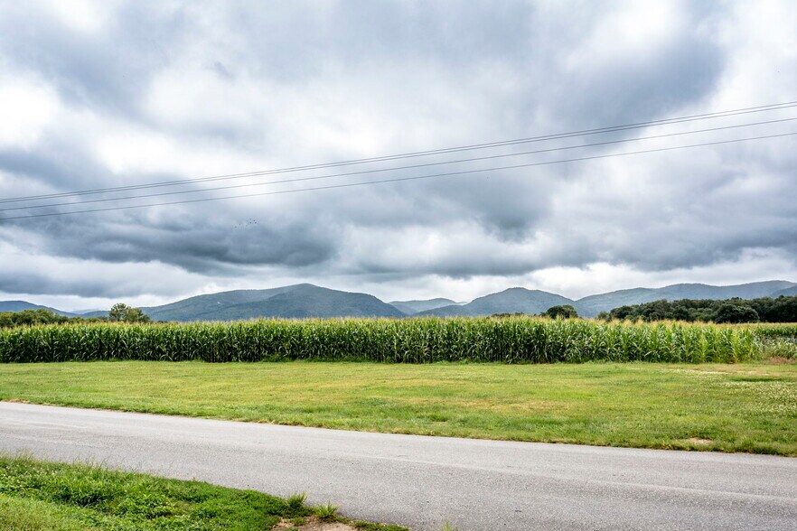 More Photos Of 9875 Cave Hill Rd, Mcgaheysville Warehouse For Lease