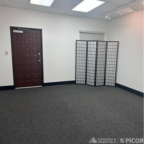 More Photos Of 6628 E Carondelet Dr, Tucson Medical For Sale