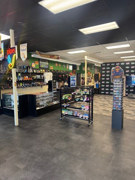 More Photos Of 973 W North Temple, Salt Lake City Freestanding For Lease