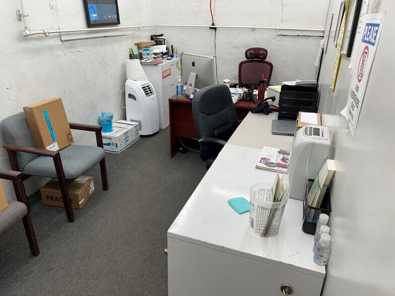 More Photos Of 134-140 E Saint Georges Ave, Linden Auto Repair For Lease