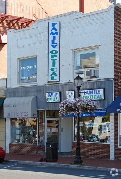 More Photos Of 372-374 New York Ave, Huntington Storefront Retail Office For Lease