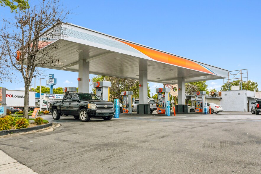 More Photos Of 790 W Holt Ave, Pomona Service Station For Sale
