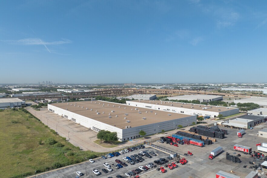 More Photos Of 3501 Sandshell Dr, Fort Worth Warehouse For Lease