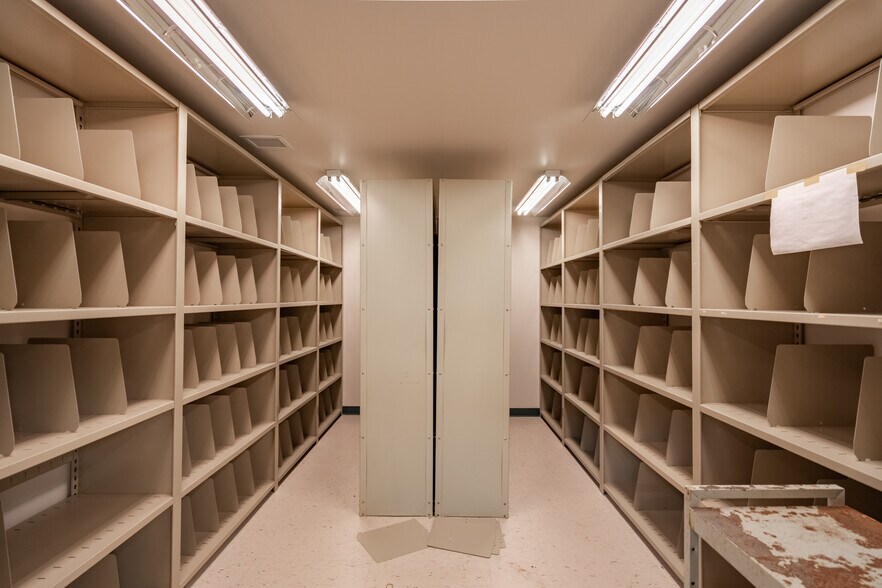 More Photos Of 1105 Monroe St, Endicott Office For Sale