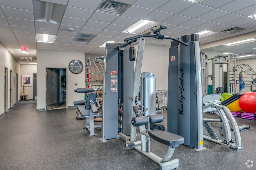 More Photos Of 6220 Washington Ave, Racine Freestanding For Lease