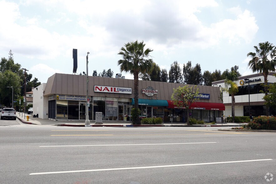 More Photos Of 17034-17046 Ventura Blvd, Encino Storefront For Lease