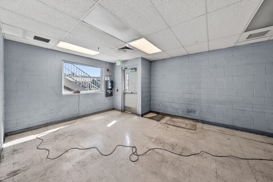 More Photos Of 33 N Fir St, Medford Industrial For Sale