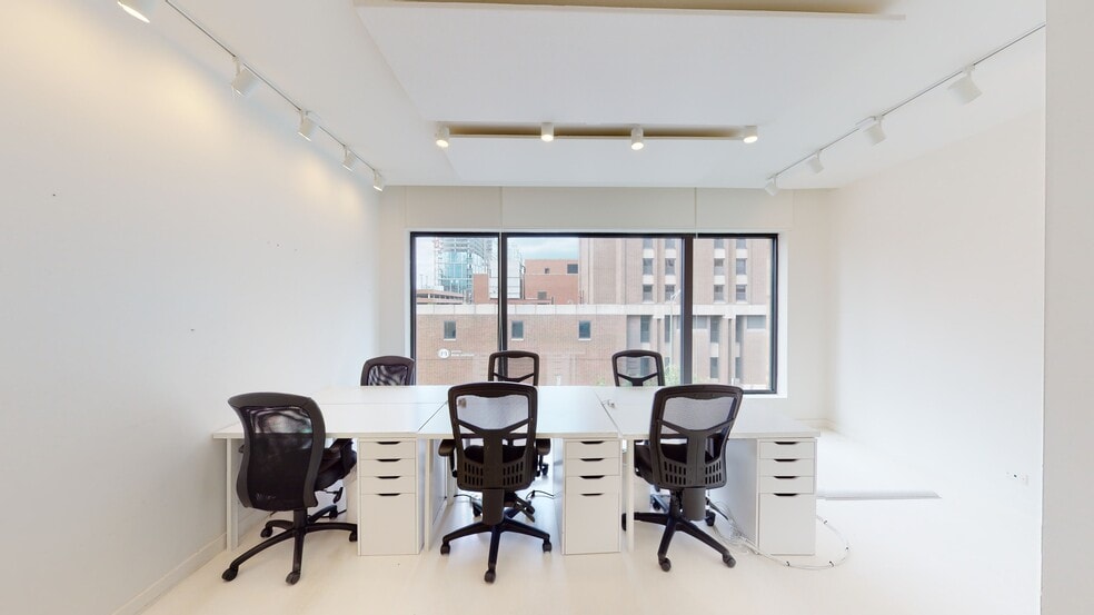 More Photos Of 755 N Wells St, Chicago Office For Lease