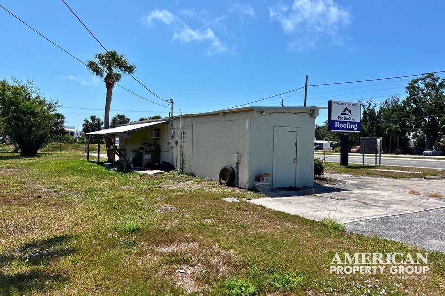 More Photos Of 240 N Tamiami Trl, Osprey Freestanding For Sale